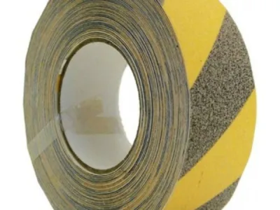 Αντιολισθητική ταινία 3M 3010 UNIVERSAL ΚΙΤΡΙΝΟ-ΜΑΥΡΟ 50mm x 20m | Οικιακά προϊόντα>Καταναλωτικά προϊόντα 3M - Supergarden.gr